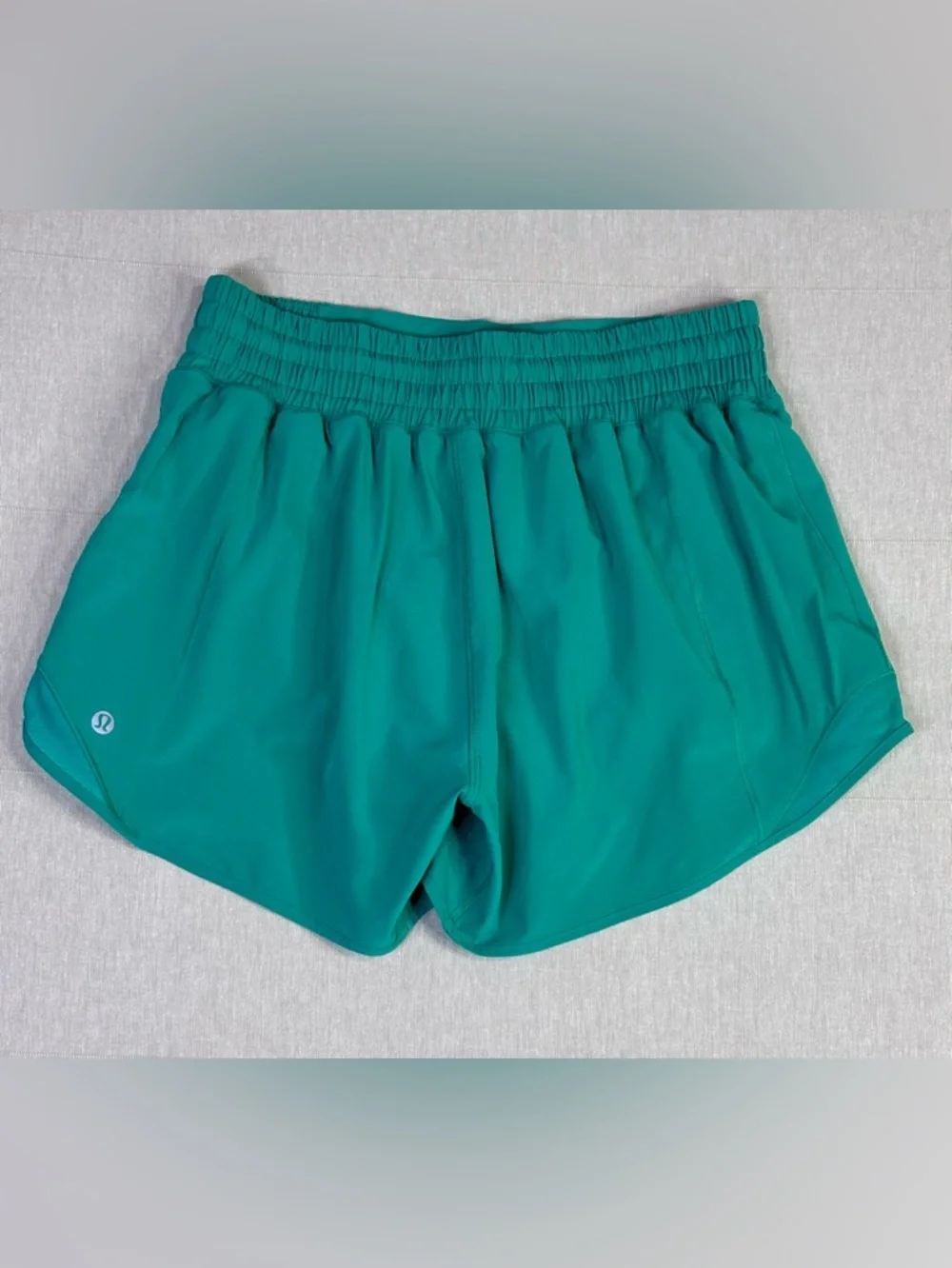 Lululemon Emerald Teal Run Shorts Size 6 Athletic Lightweight Activewear